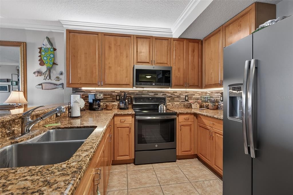 На продажу: $589,900 (2 спален, 2 ванн, 1455 Квадратных фут)