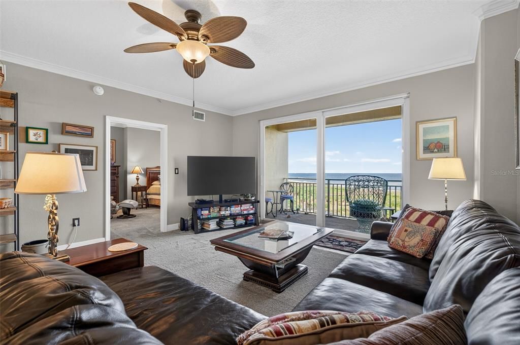 На продажу: $589,900 (2 спален, 2 ванн, 1455 Квадратных фут)