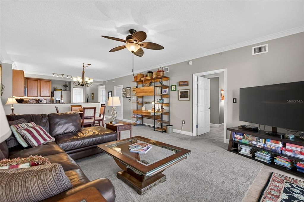 На продажу: $589,900 (2 спален, 2 ванн, 1455 Квадратных фут)