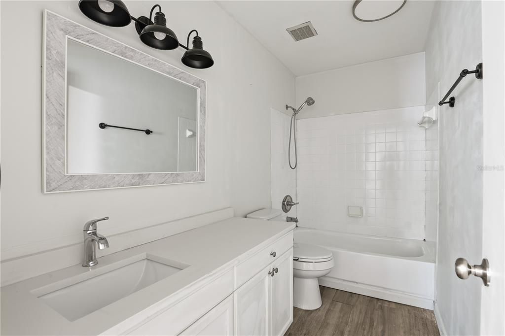 待售: $164,900 (2 贝兹, 2 浴室, 1168 平方英尺)