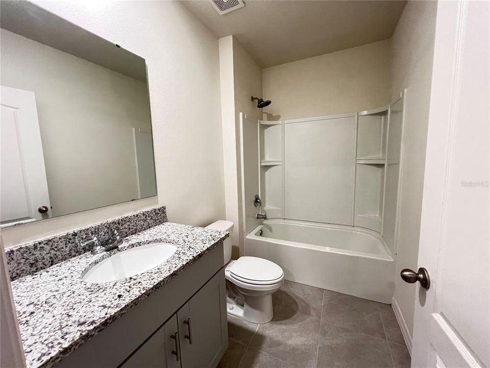 For Rent: $2,249 (4 beds, 2 baths, 1841 Square Feet)