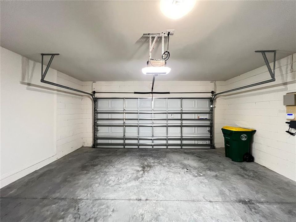 For Rent: $2,249 (4 beds, 2 baths, 1841 Square Feet)