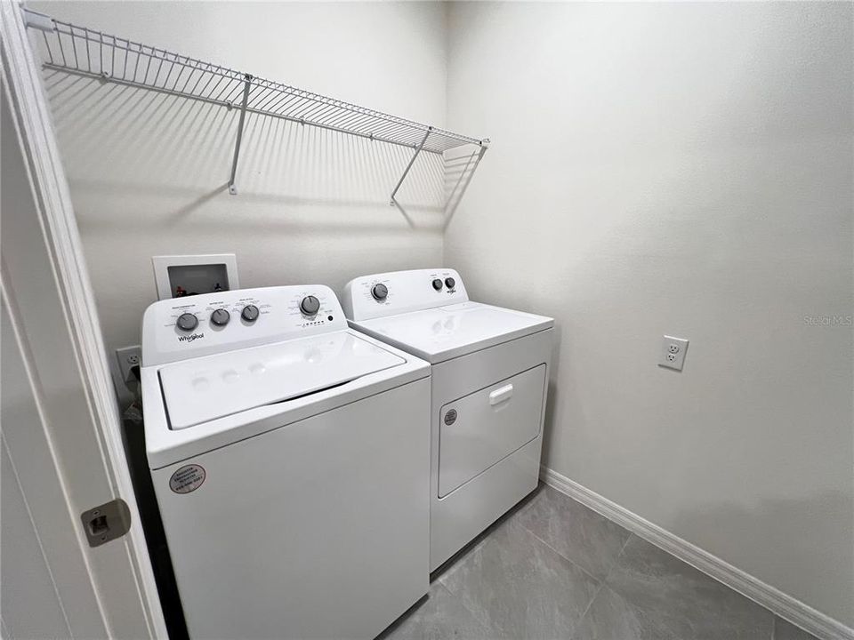 For Rent: $2,249 (4 beds, 2 baths, 1841 Square Feet)