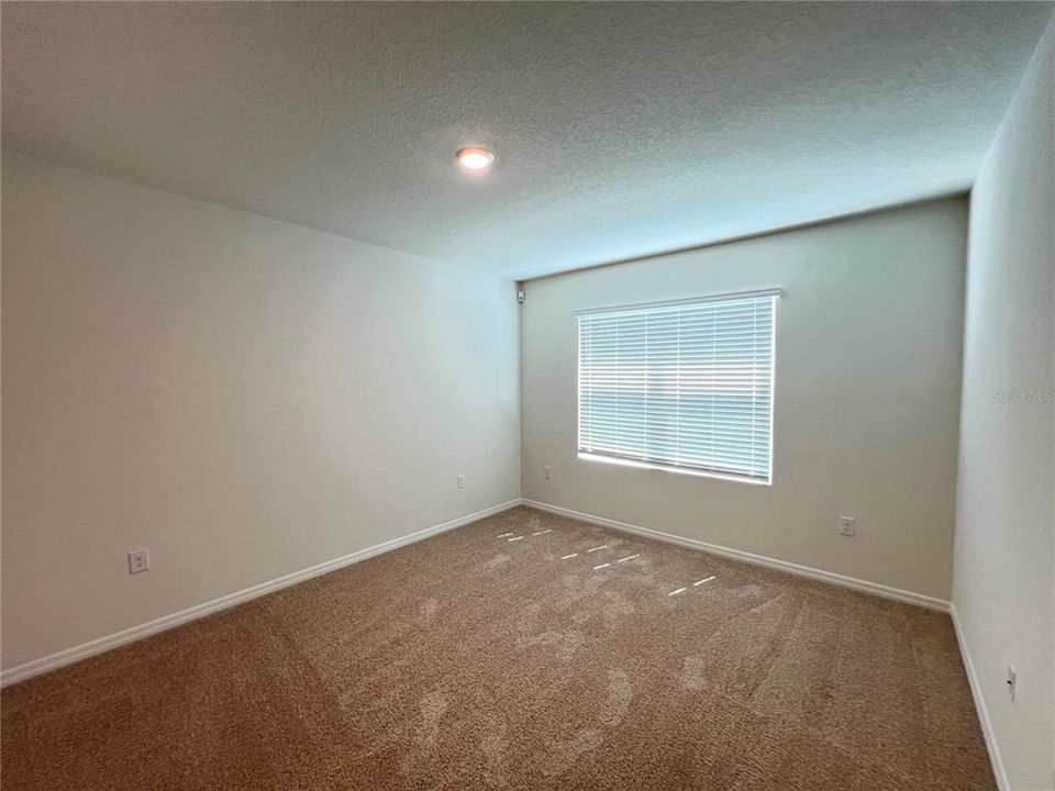 For Rent: $2,249 (4 beds, 2 baths, 1841 Square Feet)