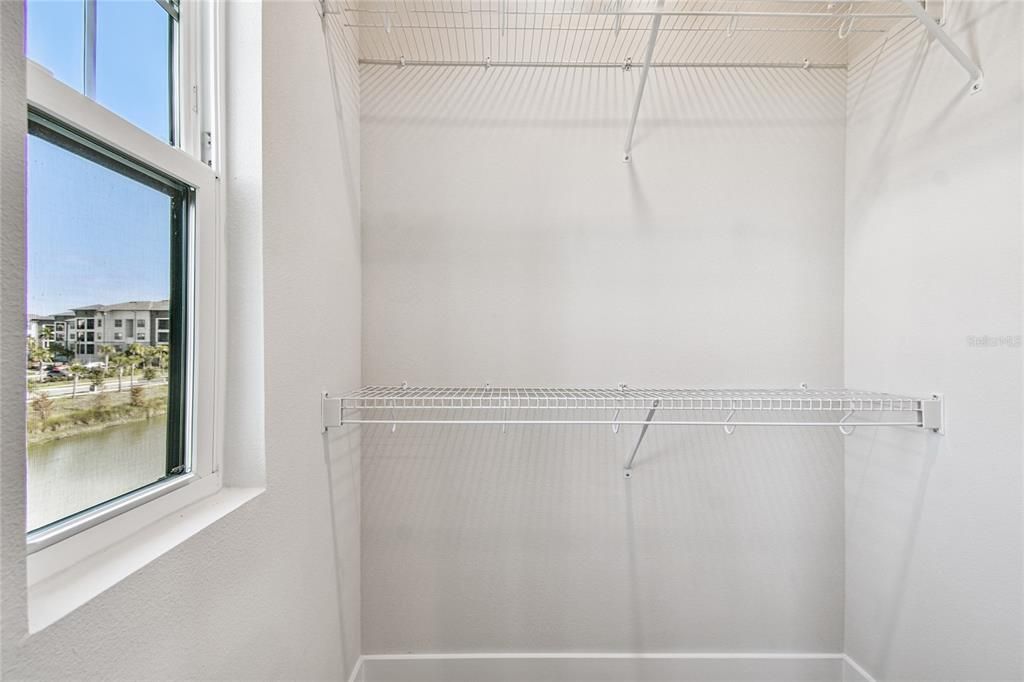 На продажу: $734,990 (2 спален, 3 ванн, 2332 Квадратных фут)