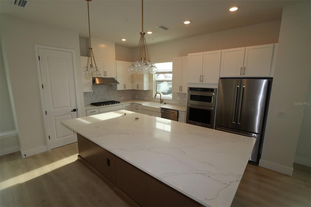 For Sale: $734,990 (2 beds, 3 baths, 2332 Square Feet)