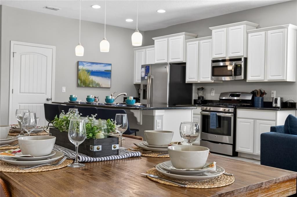 待售: $449,900 (5 贝兹, 5 浴室, 2460 平方英尺)