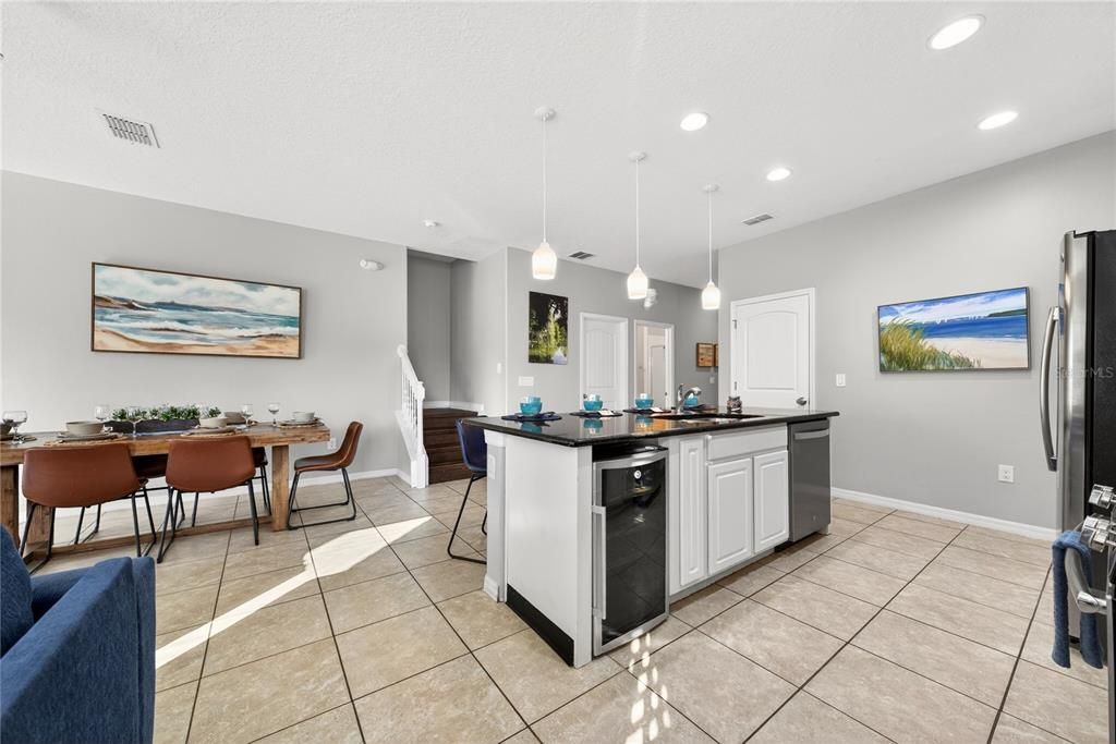 待售: $449,900 (5 贝兹, 5 浴室, 2460 平方英尺)