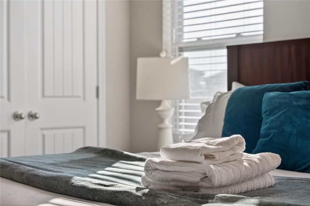 待售: $449,900 (5 贝兹, 5 浴室, 2460 平方英尺)