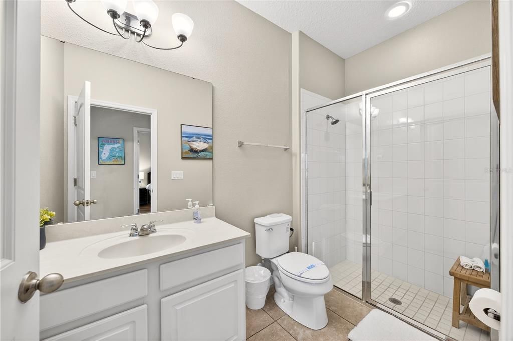 待售: $449,900 (5 贝兹, 5 浴室, 2460 平方英尺)