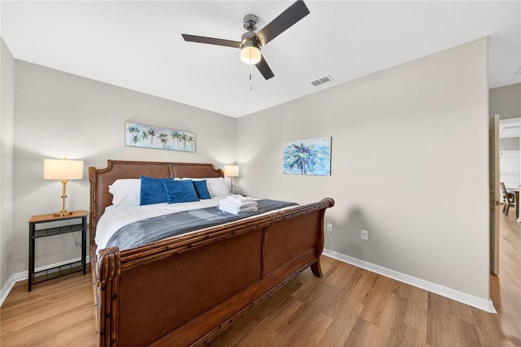 待售: $449,900 (5 贝兹, 5 浴室, 2460 平方英尺)