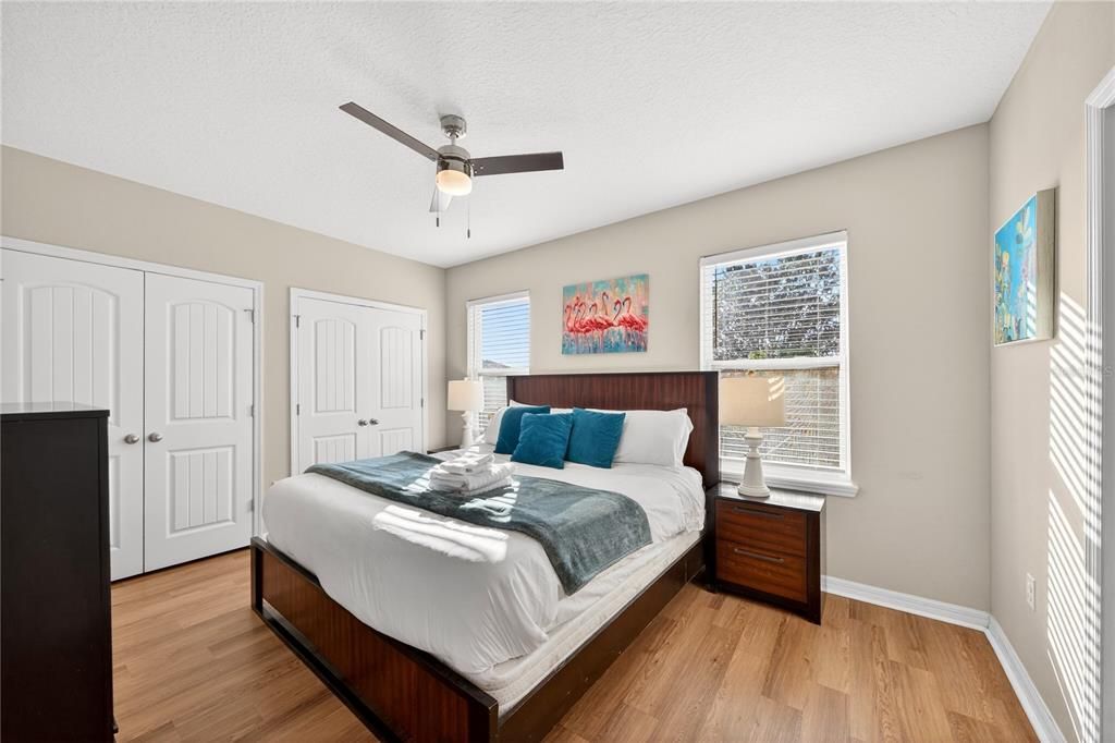 待售: $449,900 (5 贝兹, 5 浴室, 2460 平方英尺)