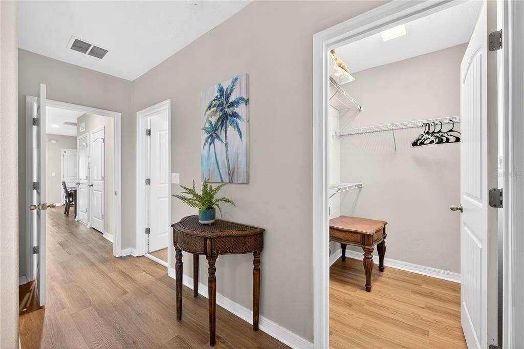 待售: $449,900 (5 贝兹, 5 浴室, 2460 平方英尺)