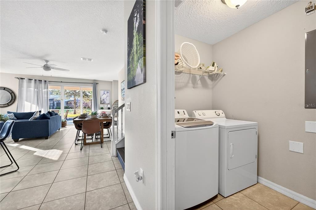 待售: $449,900 (5 贝兹, 5 浴室, 2460 平方英尺)