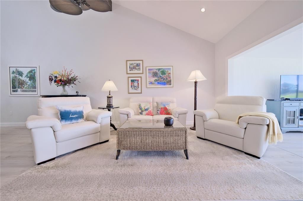 For Sale: $489,000 (3 beds, 2 baths, 2202 Square Feet)