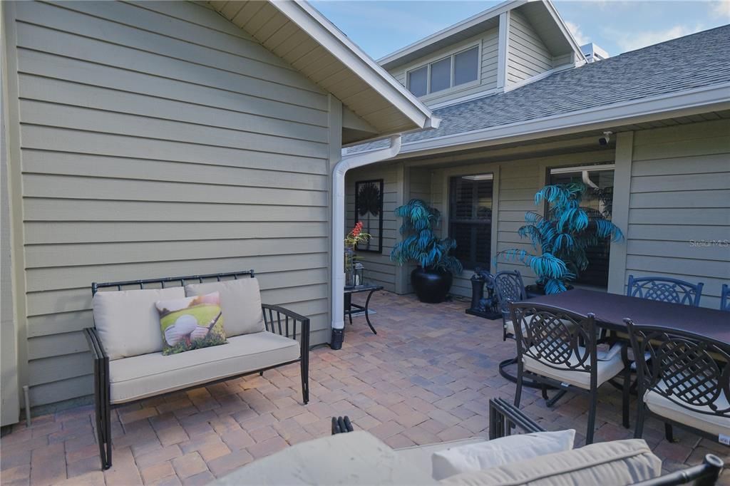 For Sale: $489,000 (3 beds, 2 baths, 2202 Square Feet)