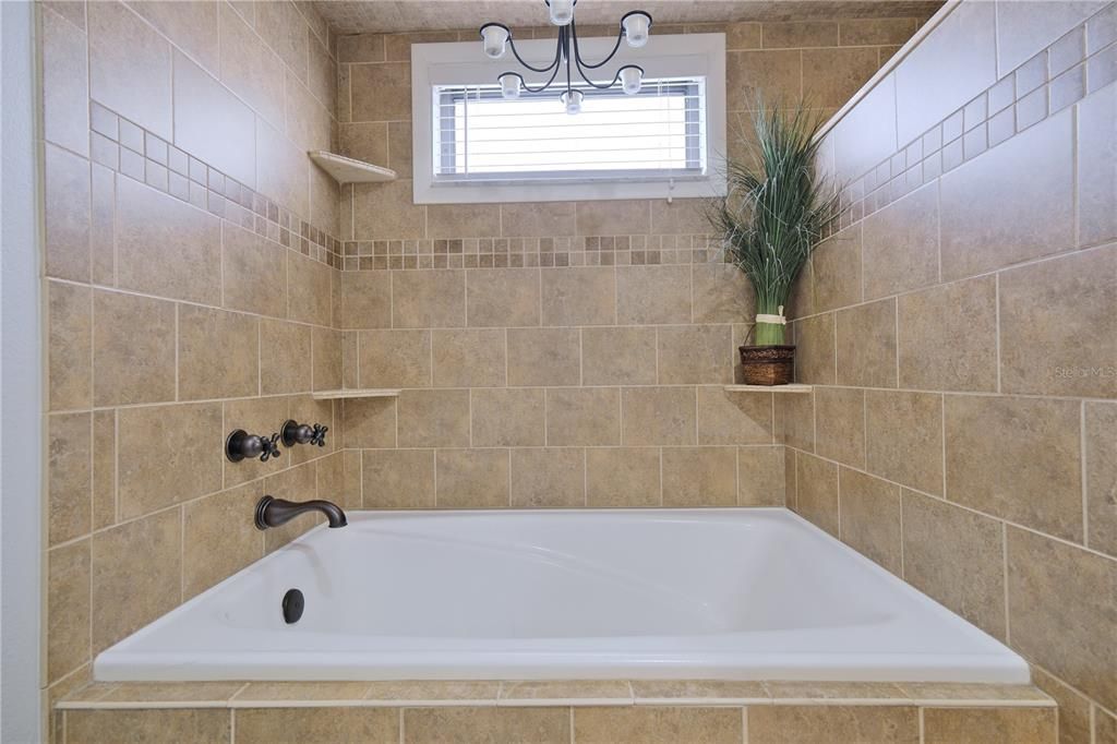 For Sale: $489,000 (3 beds, 2 baths, 2202 Square Feet)