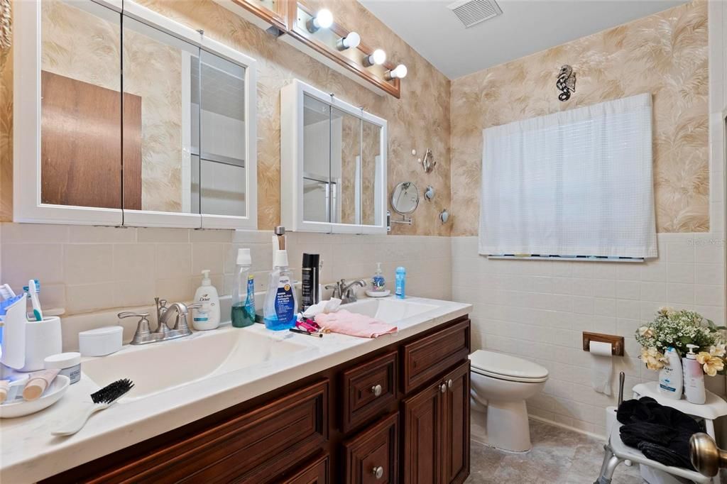 En Venta: $575,000 (4 camas, 4 baños, 3453 Pies cuadrados)