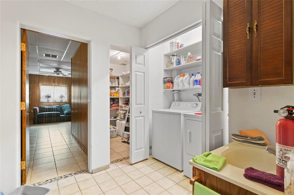 En Venta: $575,000 (4 camas, 4 baños, 3453 Pies cuadrados)