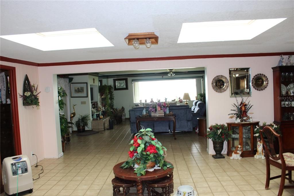 En Venta: $575,000 (4 camas, 4 baños, 3453 Pies cuadrados)