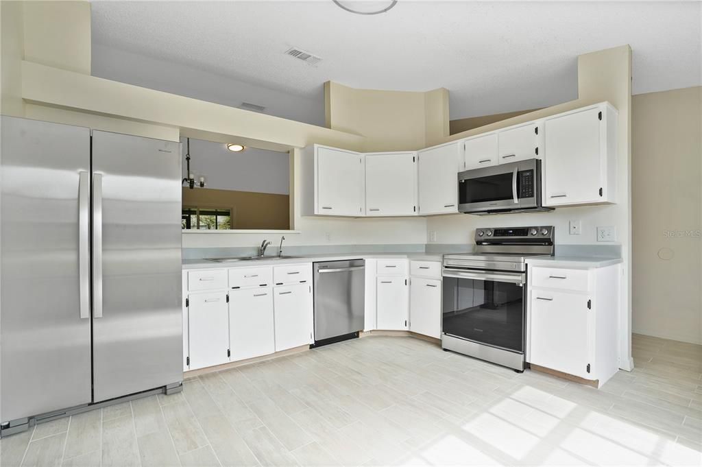 В аренду: $1,695 (3 спален, 2 ванн, 1152 Квадратных фут)