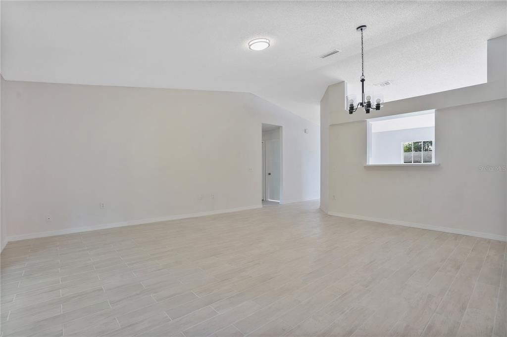 В аренду: $1,695 (3 спален, 2 ванн, 1152 Квадратных фут)