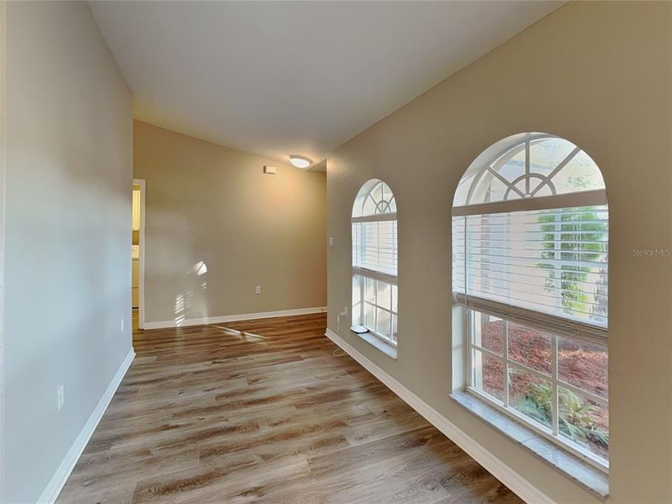 For Rent: $1,699 (3 beds, 2 baths, 1695 Square Feet)