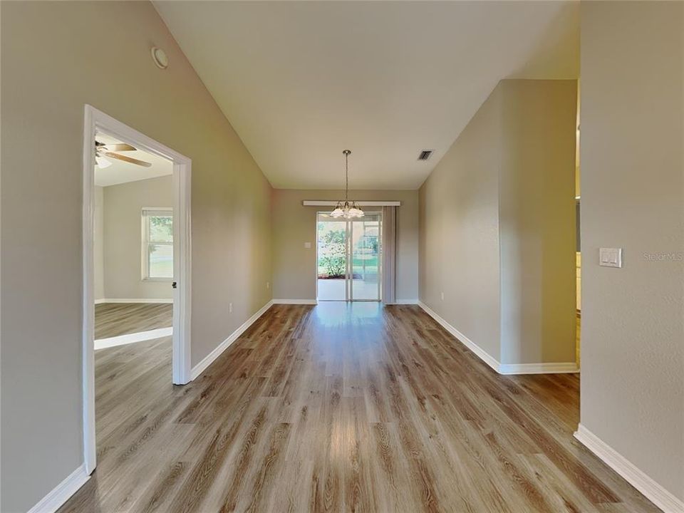 For Rent: $1,699 (3 beds, 2 baths, 1695 Square Feet)