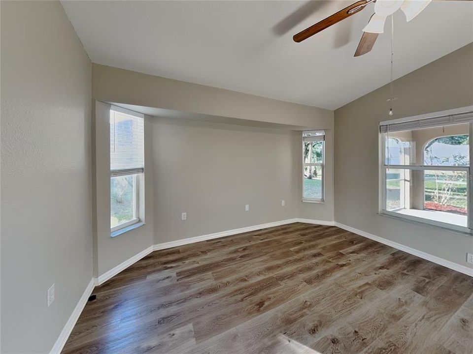 For Rent: $1,699 (3 beds, 2 baths, 1695 Square Feet)