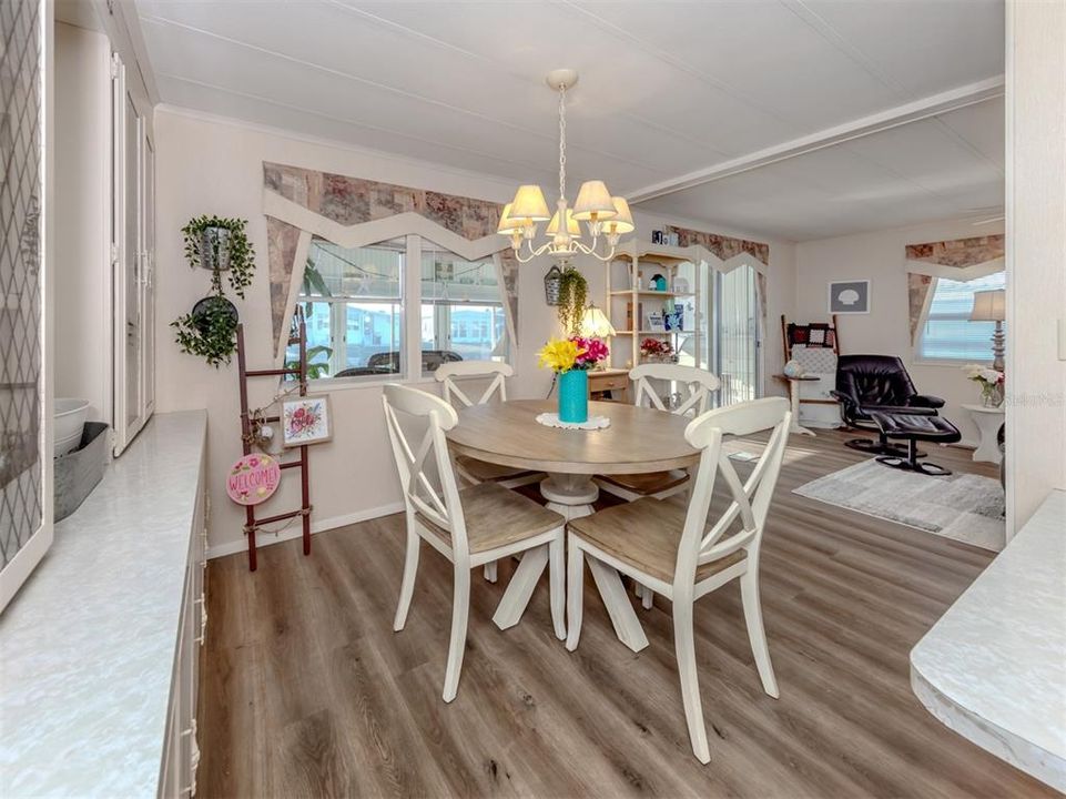 待售: $179,900 (2 贝兹, 2 浴室, 960 平方英尺)