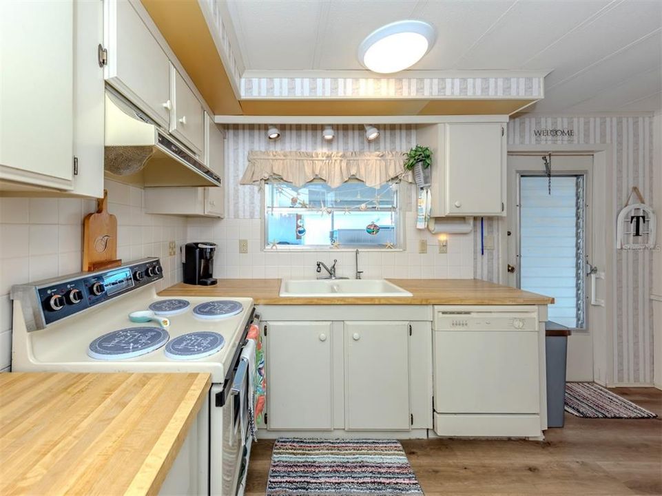 待售: $179,900 (2 贝兹, 2 浴室, 960 平方英尺)