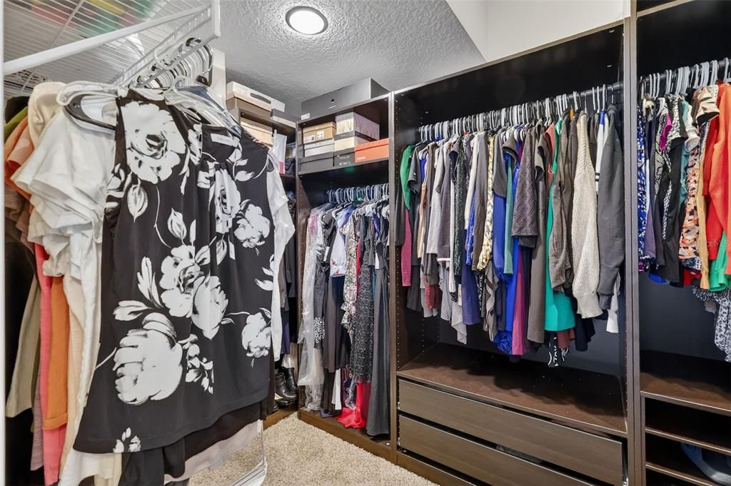 En Venta: $949,900 (4 camas, 4 baños, 3479 Pies cuadrados)