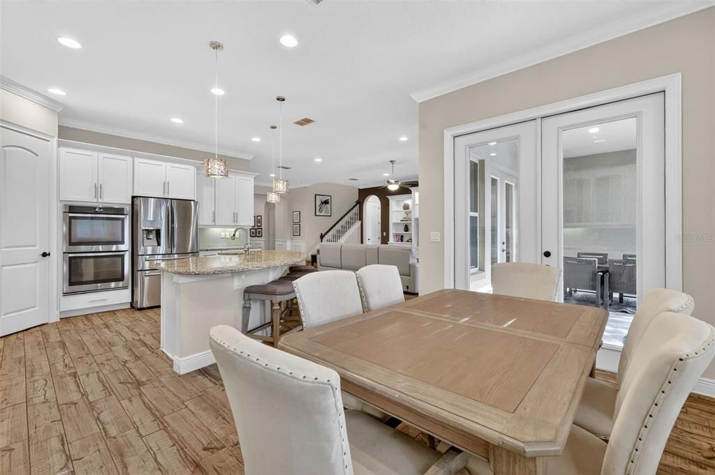 En Venta: $949,900 (4 camas, 4 baños, 3479 Pies cuadrados)