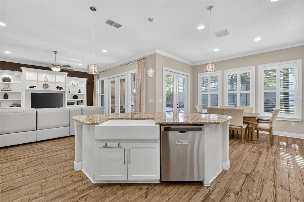 En Venta: $949,900 (4 camas, 4 baños, 3479 Pies cuadrados)