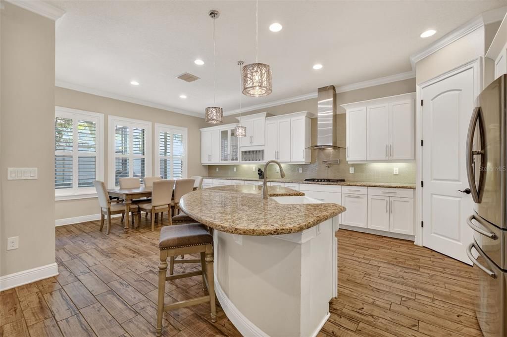 En Venta: $949,900 (4 camas, 4 baños, 3479 Pies cuadrados)