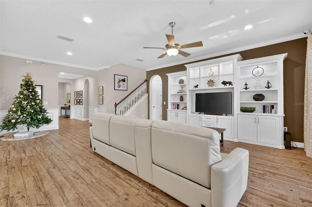 En Venta: $949,900 (4 camas, 4 baños, 3479 Pies cuadrados)