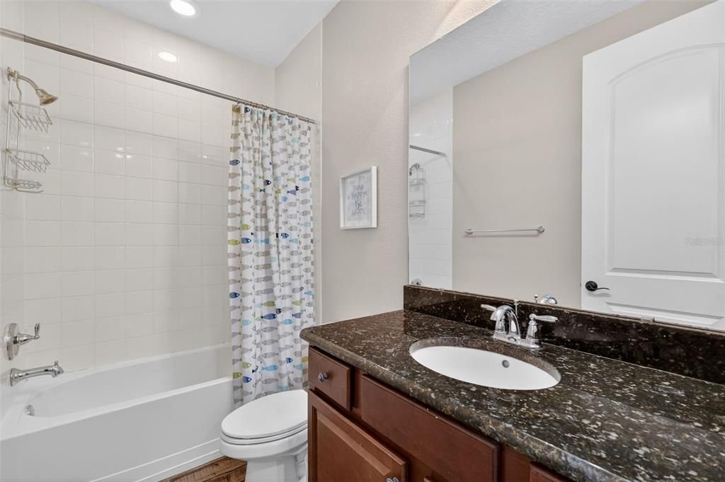 En Venta: $949,900 (4 camas, 4 baños, 3479 Pies cuadrados)