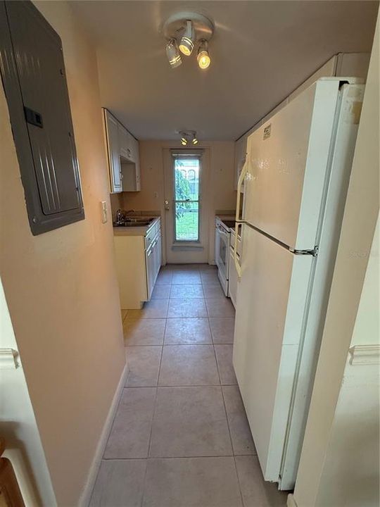 For Sale: $109,000 (1 beds, 1 baths, 530 Square Feet)