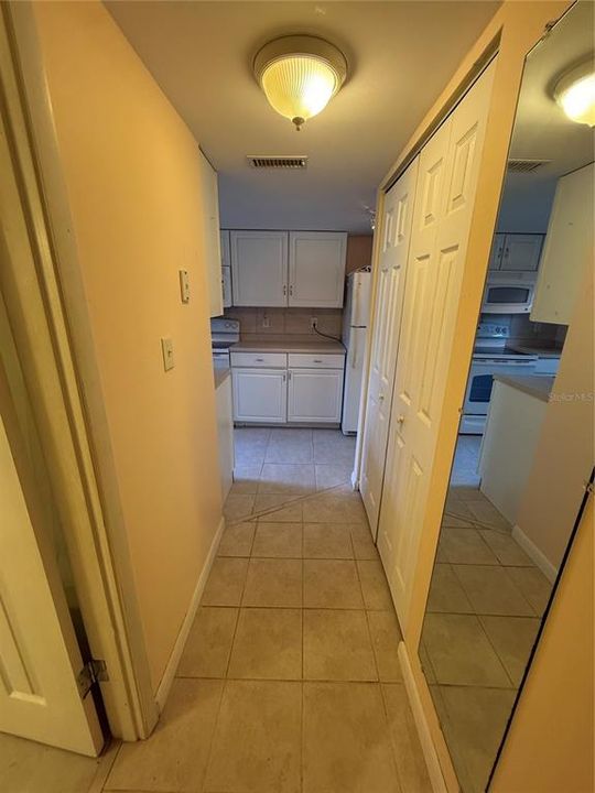 For Sale: $109,000 (1 beds, 1 baths, 530 Square Feet)