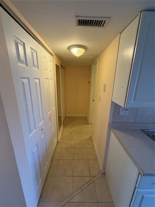 For Sale: $109,000 (1 beds, 1 baths, 530 Square Feet)