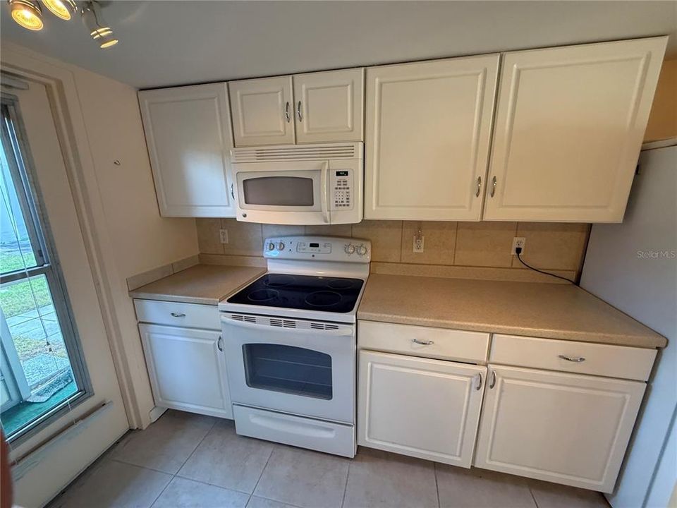 For Sale: $109,000 (1 beds, 1 baths, 530 Square Feet)