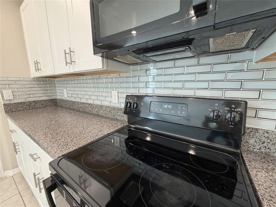 На продажу: $430,000 (5 спален, 2 ванн, 2215 Квадратных фут)