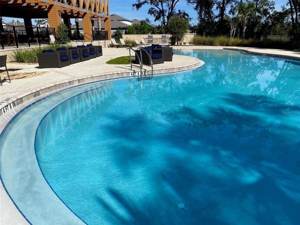 На продажу: $430,000 (5 спален, 2 ванн, 2215 Квадратных фут)