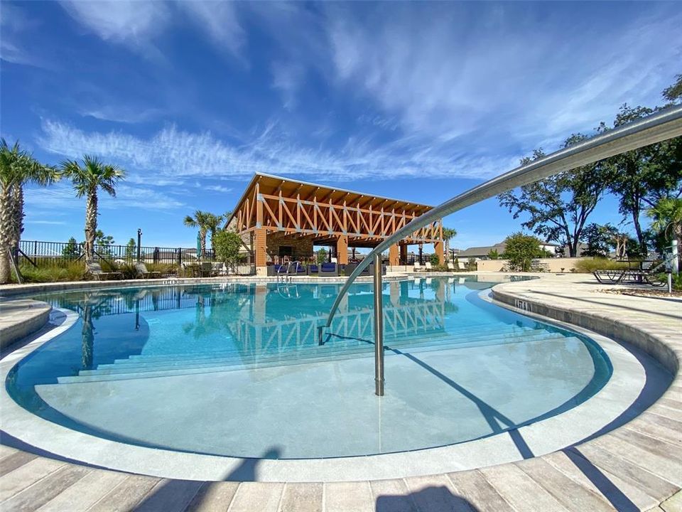 На продажу: $430,000 (5 спален, 2 ванн, 2215 Квадратных фут)