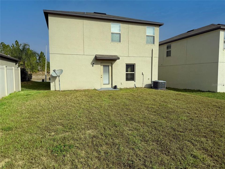 На продажу: $430,000 (5 спален, 2 ванн, 2215 Квадратных фут)