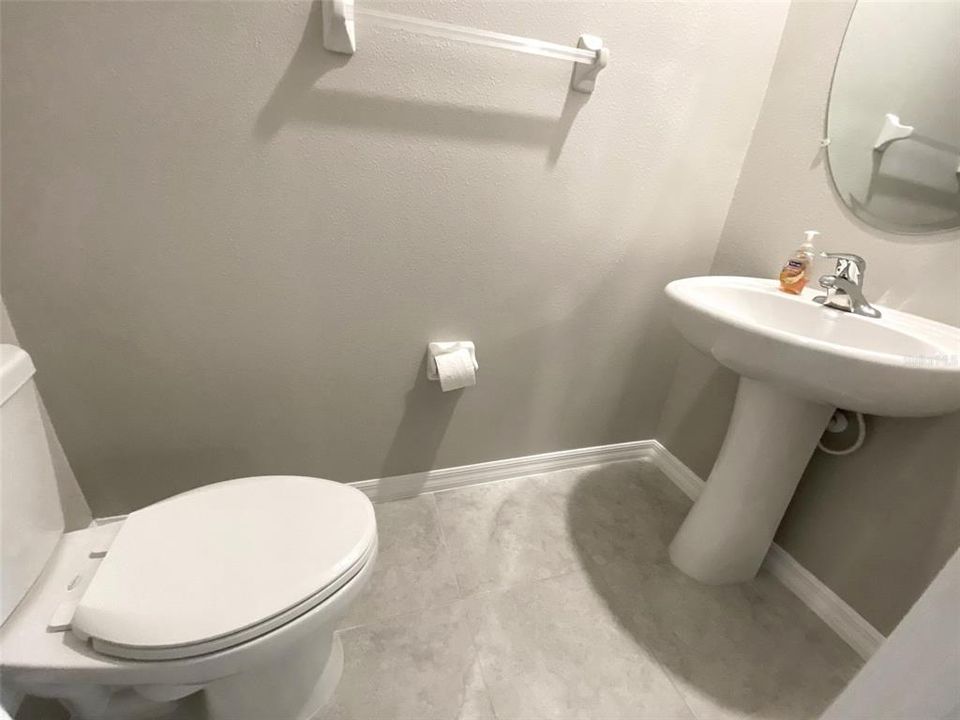 На продажу: $430,000 (5 спален, 2 ванн, 2215 Квадратных фут)