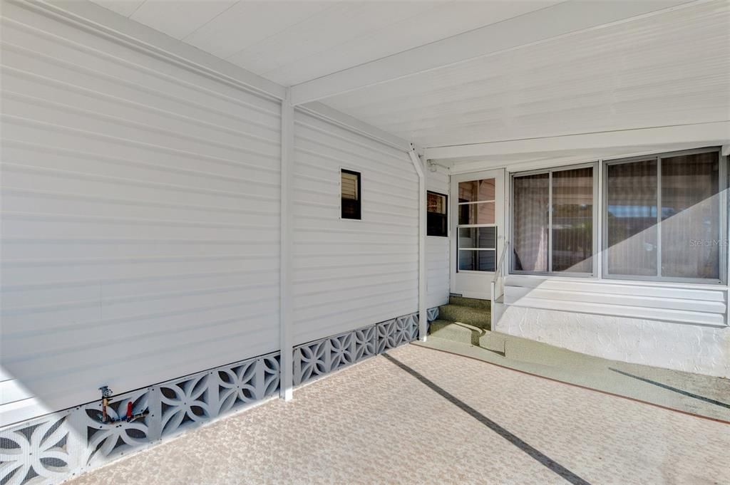 待售: $139,900 (2 贝兹, 2 浴室, 732 平方英尺)