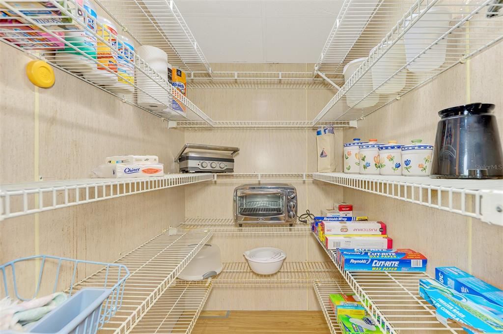 待售: $139,900 (2 贝兹, 2 浴室, 732 平方英尺)