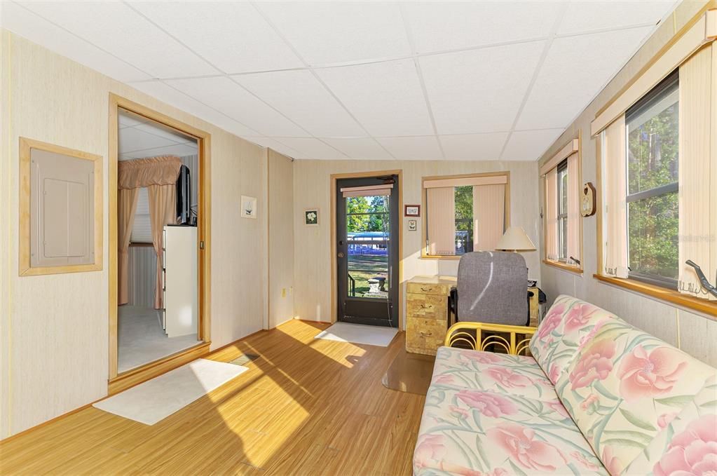 待售: $139,900 (2 贝兹, 2 浴室, 732 平方英尺)