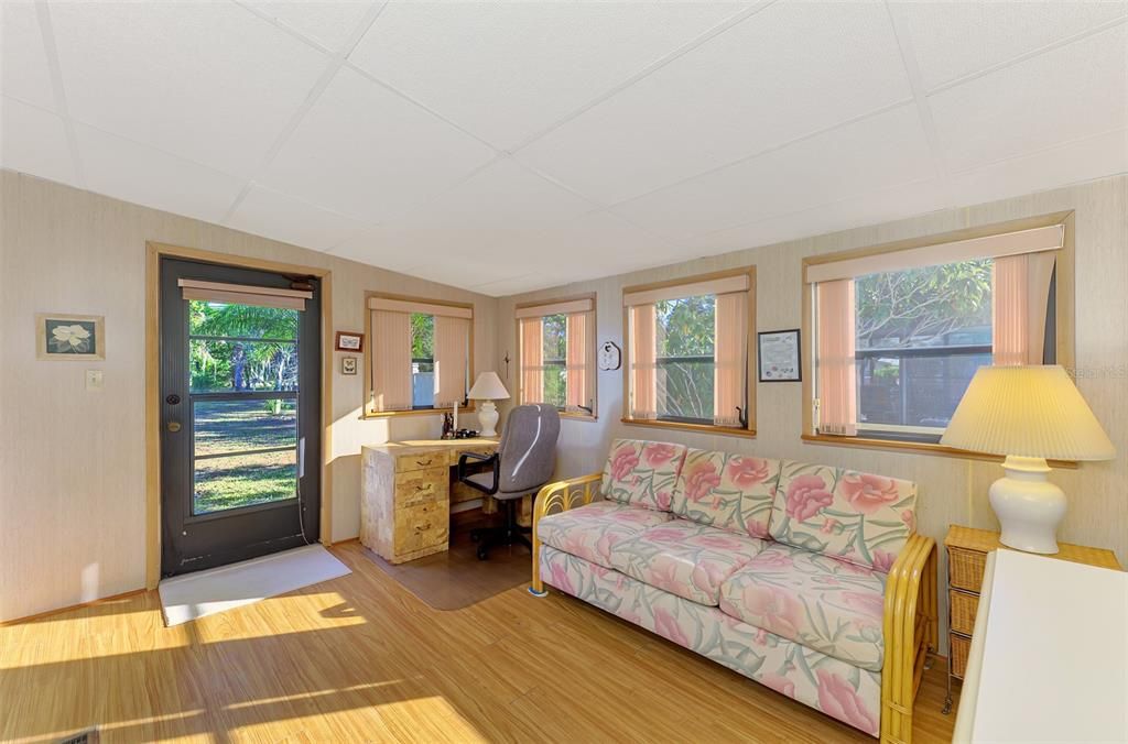 待售: $139,900 (2 贝兹, 2 浴室, 732 平方英尺)